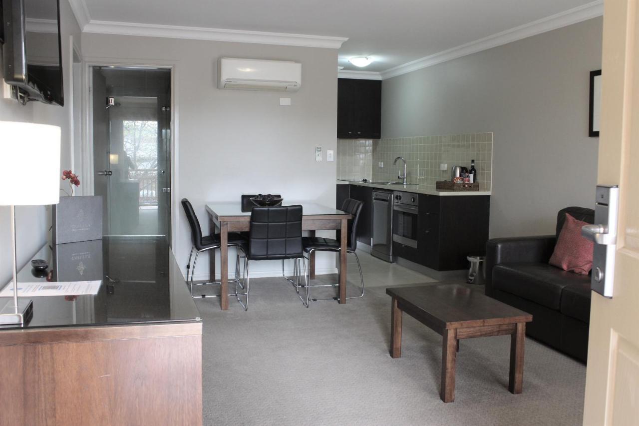 Carlyle Suites & Apartments Wagga Wagga Εξωτερικό φωτογραφία