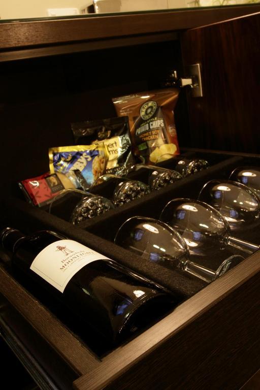 Carlyle Suites & Apartments Wagga Wagga Δωμάτιο φωτογραφία