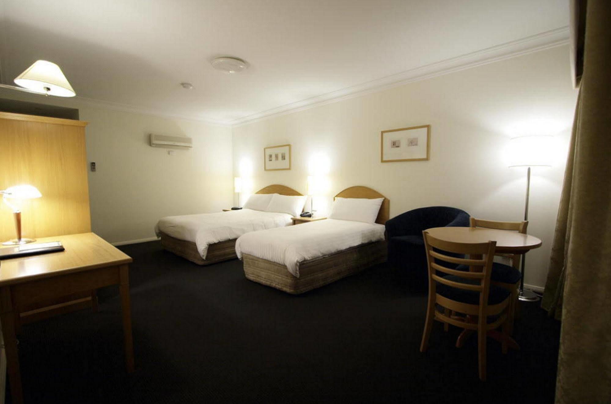 Carlyle Suites & Apartments Wagga Wagga Εξωτερικό φωτογραφία