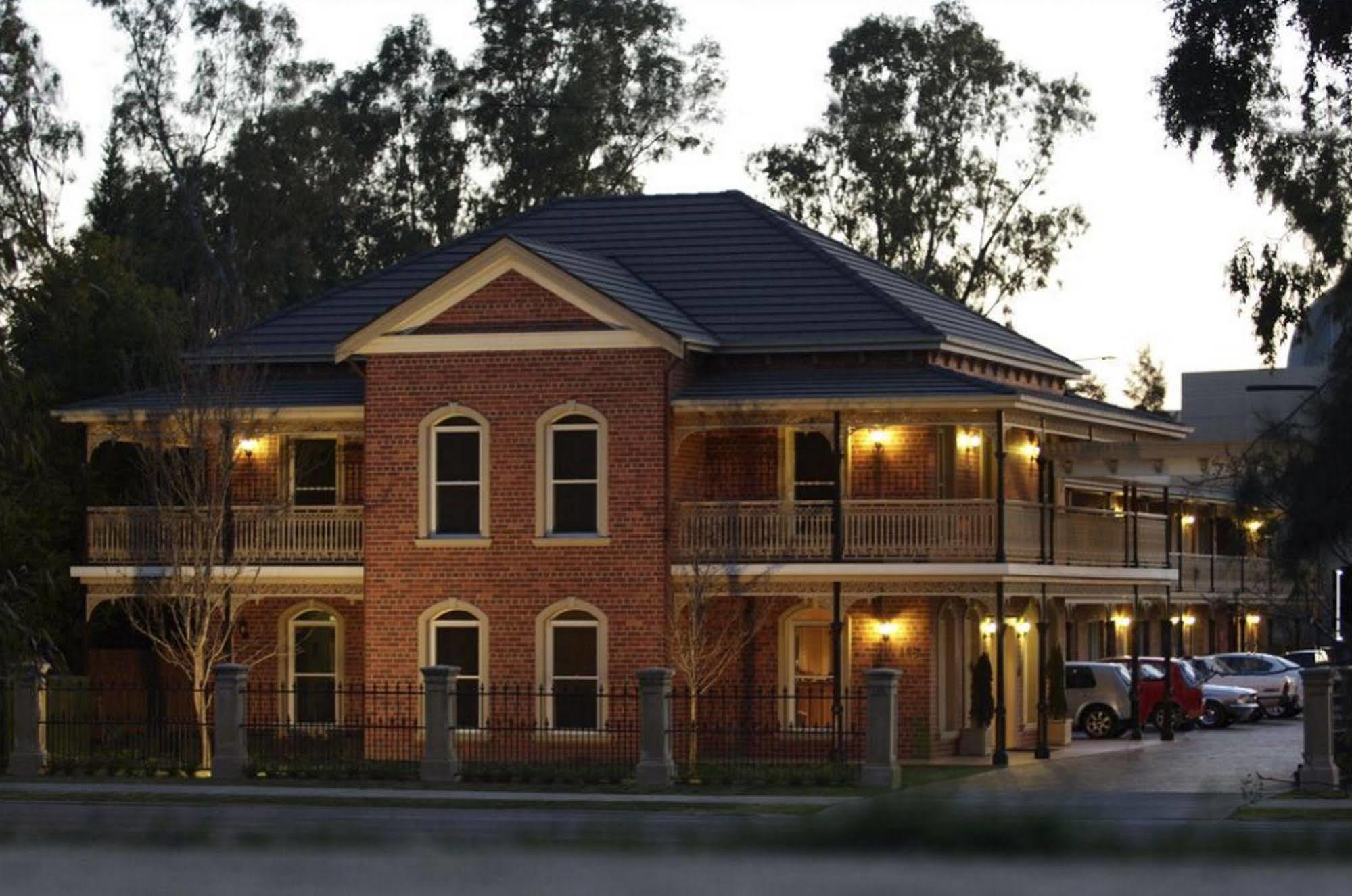 Carlyle Suites & Apartments Wagga Wagga Εξωτερικό φωτογραφία